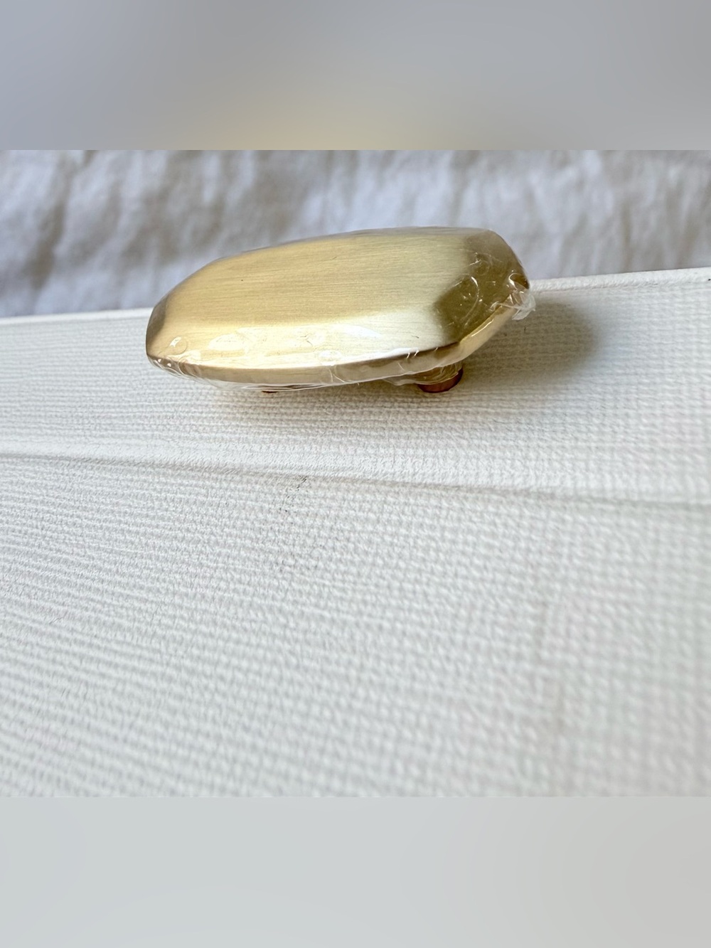 Kendra Scott | White Faux Leather Mirrored Jewelry Box | Gray Velvet Lined - Picture 8 of 11